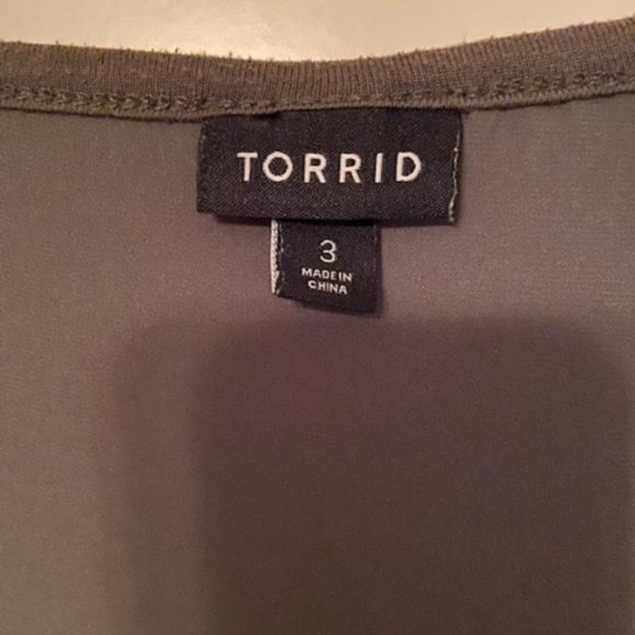 Torrid Ladies Dark Green Top, 3X, 3/4 sleeve, light weight - Picture 6 of 6